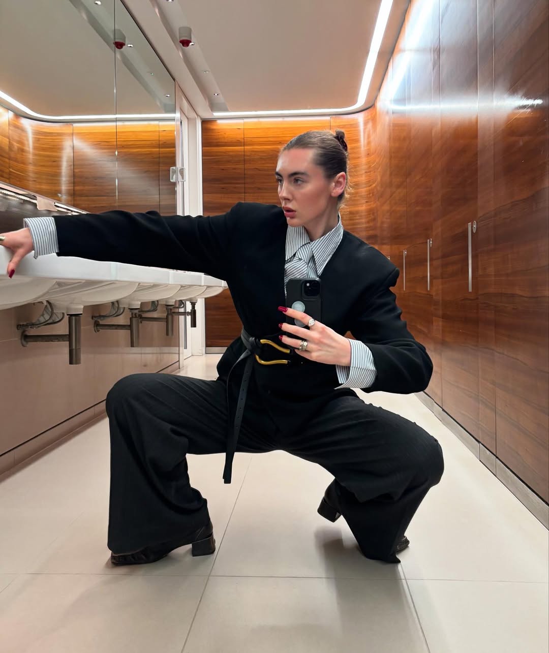 금융 우먼 캣의 출근룩